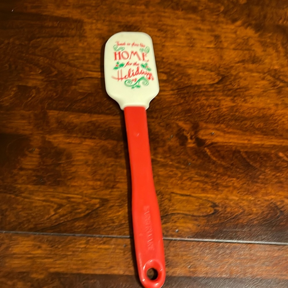 New Farberware holiday home spatula